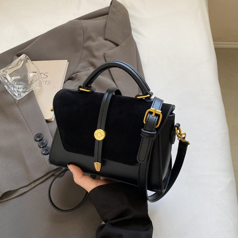 Women Bags Golden - حقيبة يد صناعية أنيقة مع حزام