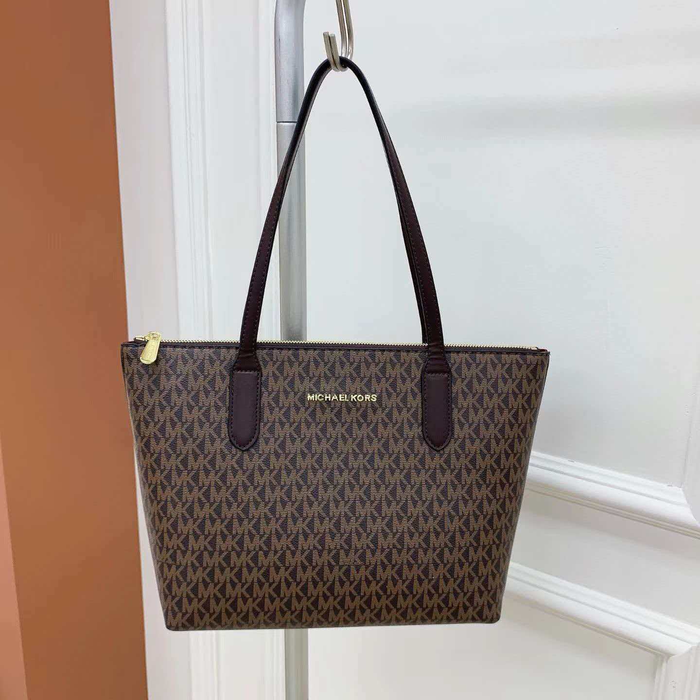 Women'S Tote Bags Michael Kors - حقيبة كروس بودي أنيقة للنساء من
