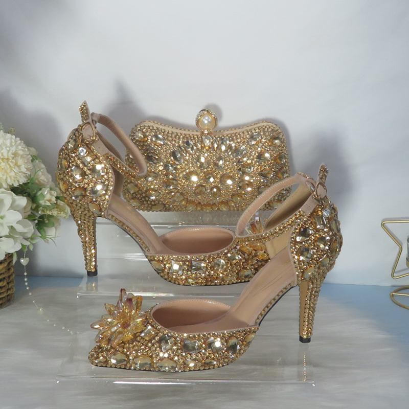 أحذية زفاف جديدة من الكريستال  - مراجعة Women Bags Golden وسعره