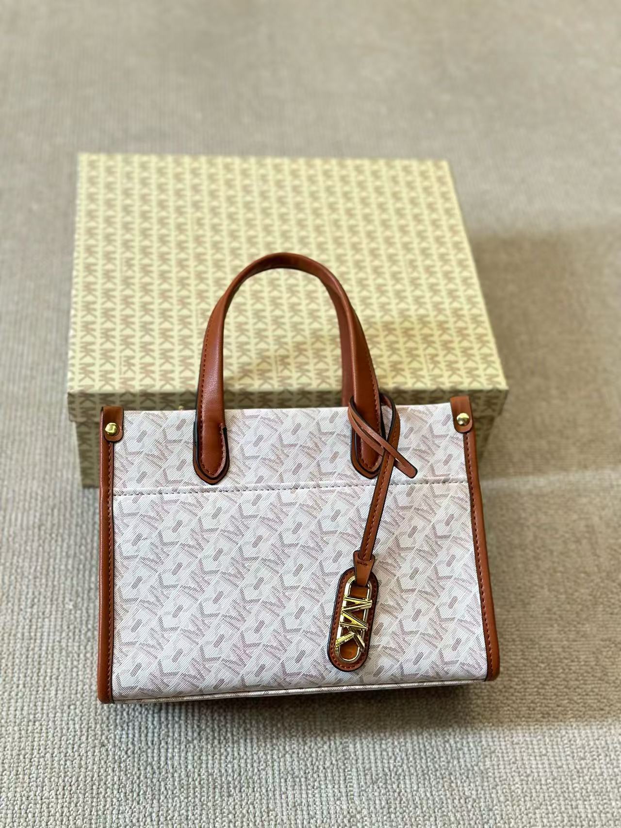 حقيبة يد مايكل كورس جديدة تمام - مراجعة Women'S Tote Bags Michael Kors وسعره