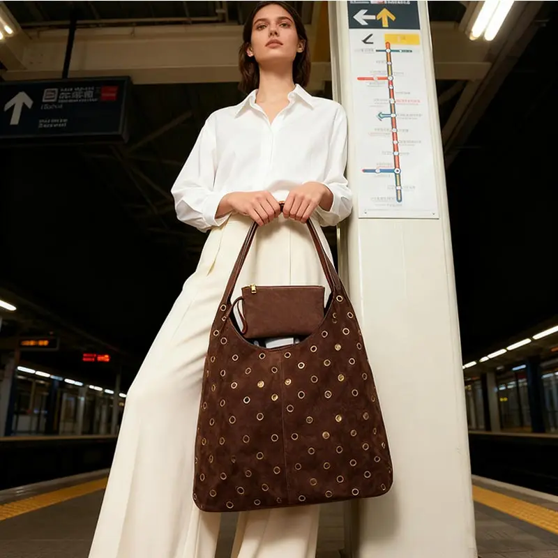 حقيبة يد مرصعة بالمعدن من جلد  - مراجعة Women'S Vegan Bags وسعره