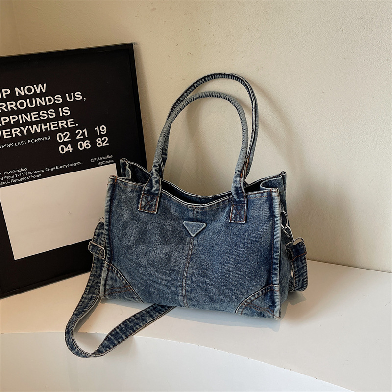 حقيبة كتف من الدنيم بتصميم عتي - مراجعة Women Bags Jeans وسعره
