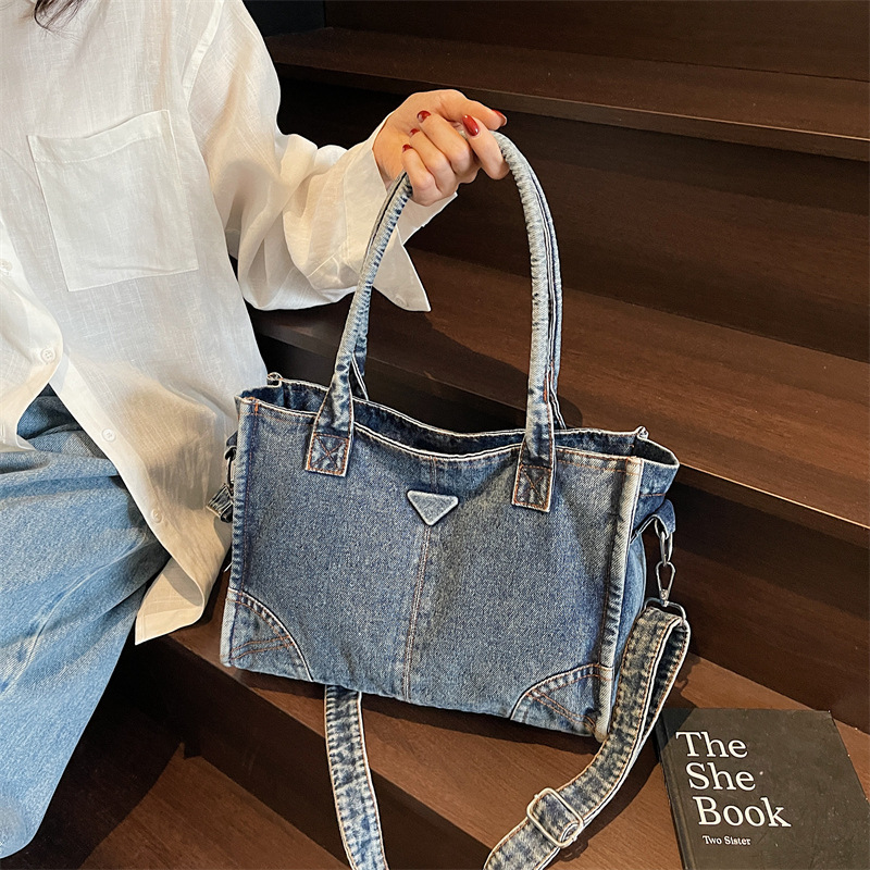 حقيبة كتف من الدنيم بتصميم عتي - مراجعة Women Bags Jeans وسعره