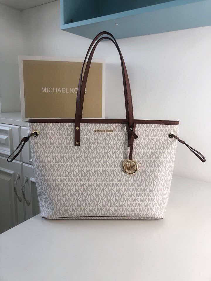 حقيبة يد نسائية كلاسيكية كبيرة - مراجعة Women'S Tote Bags Michael Kors وسعره