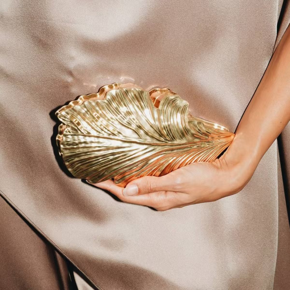 حقيبة يد فاخرة ذهبية اللون بتص - مراجعة Women'S Young Bags وسعره