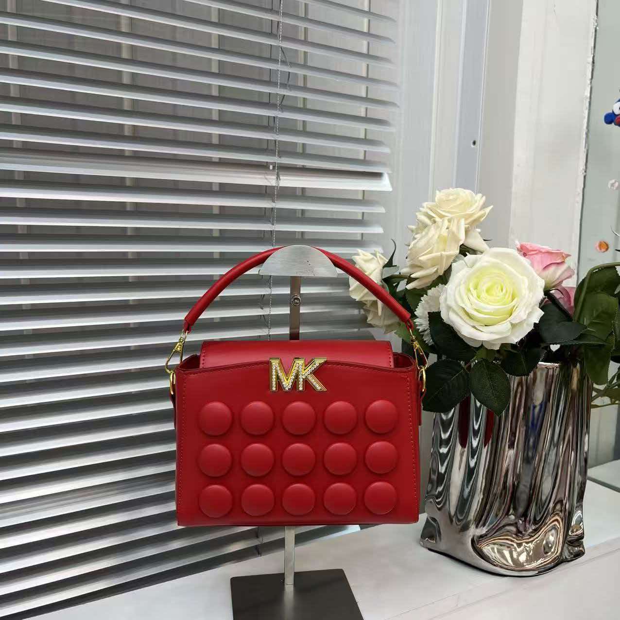 حقيبة يد نسائية فاخرة من مايكل - مراجعة Women'S Tote Bags Michael Kors وسعره