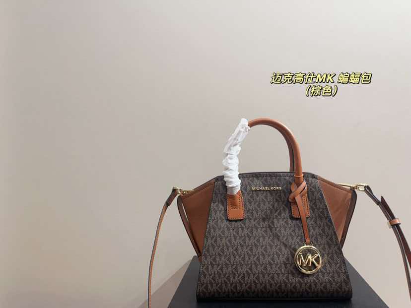 تصميم جديد تمامًا من مايكل كور - مراجعة Women'S Tote Bags Michael Kors وسعره