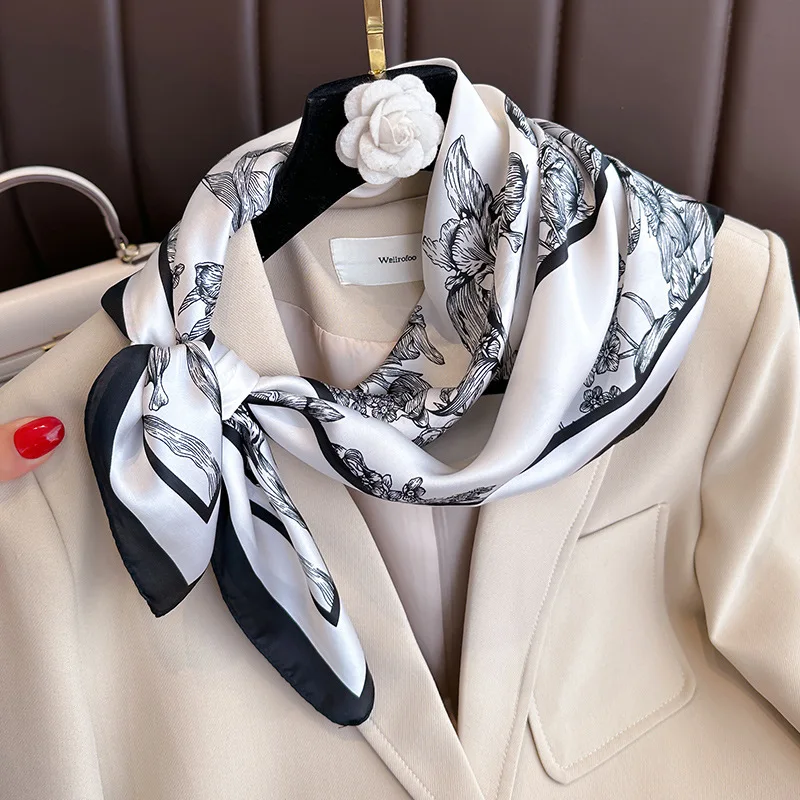 وشاح مربع من الحرير المطبوع با - مراجعة Women Bags Online وسعره