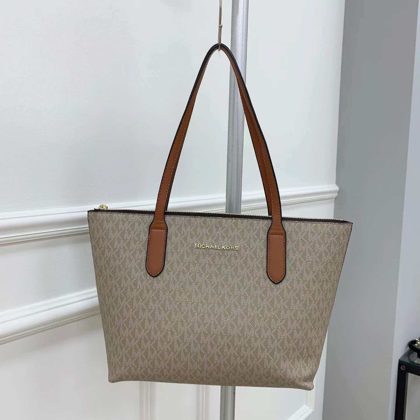حقيبة كروس بودي أنيقة للنساء م - مراجعة Women'S Tote Bags Michael Kors وسعره