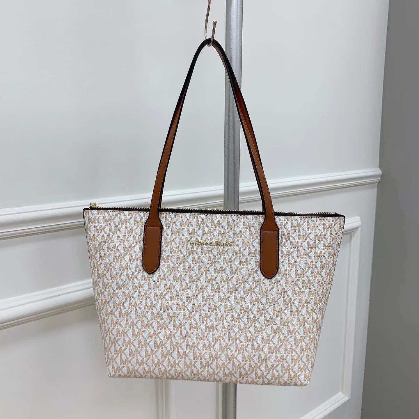 حقيبة كروس بودي أنيقة للنساء م - مراجعة Women'S Tote Bags Michael Kors وسعره