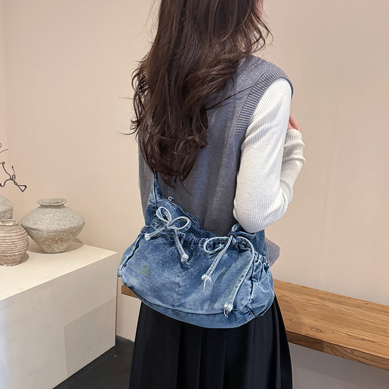 حقيبة كتف نسائية كبيرة من الدن - مراجعة Women Bags Jeans وسعره