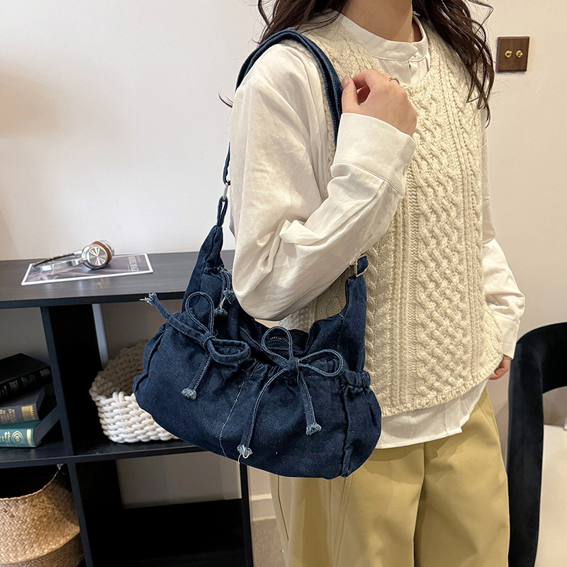 حقيبة كتف نسائية كبيرة من الدن - مراجعة Women Bags Jeans وسعره