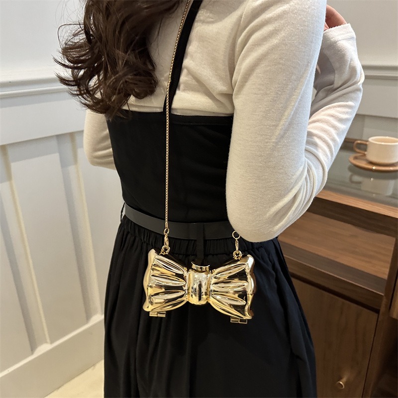 حقيبة يد صغيرة معدنية عصرية فا - مراجعة Women Bags Online وسعره